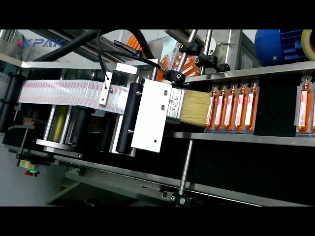 Automatický štítkovací prístroj na označovanie krvných skúmaviek